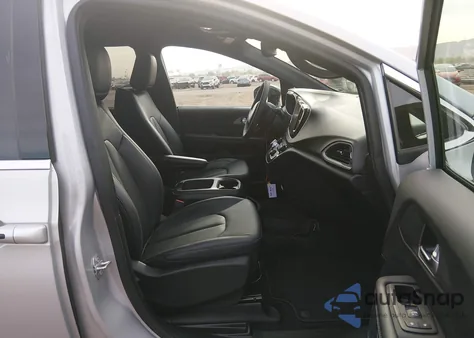 2026 Chrysler Pacifica Select from USA, damaged, VIN 2C4RC1BG0TR215516